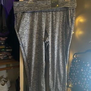 Women’s Plus Size Active Leggings (Capri)